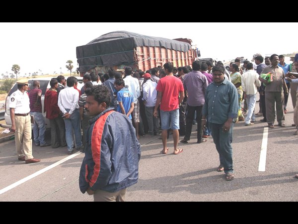రోడ్డు ప్రమాదం 2