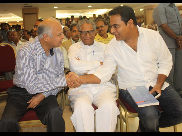 జయకృష్ణతో కెటి రామారావు..