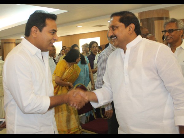 ఏం మాట్లాడుకున్నారు...