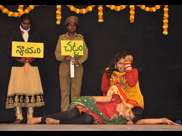 మహిళ