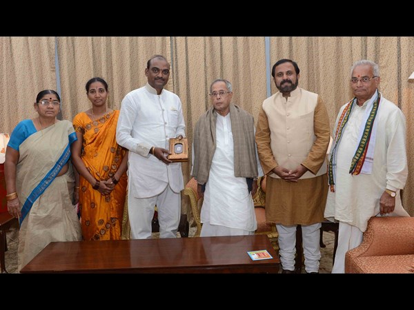 ప్రణబ్‌తో మధు యాష్కీ