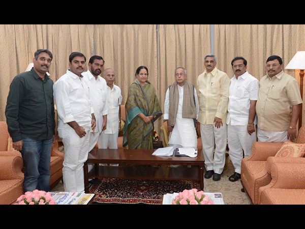 సీమాంధ్ర ఉద్యోగులు..
