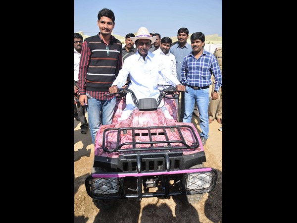 కెసిఆర్ 10