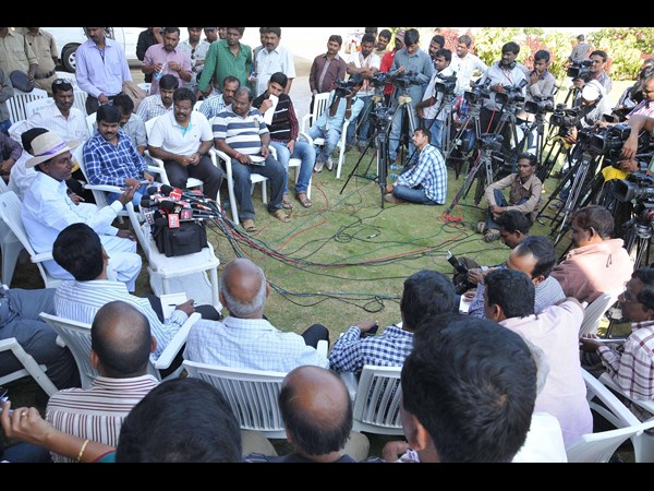 కెసిఆర్ 11