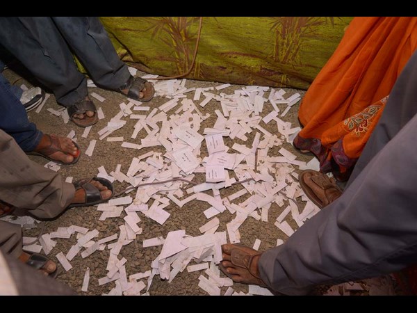 అంతా చిందరవందర..