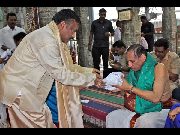 గవర్నర్ 2 గవర్నర్ 2