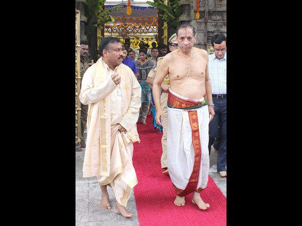 గవర్నర్ 4 గవర్నర్ 4