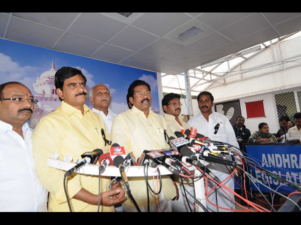 తిప్పి పంపాలి...