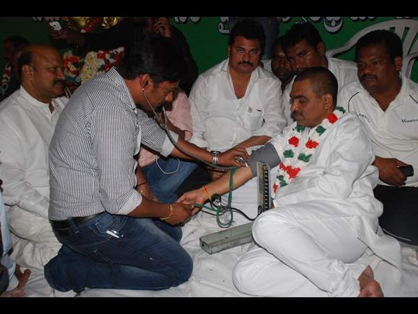 లగడపాటికి వైద్య పరీక్షలు