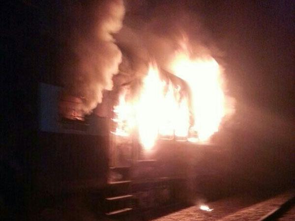 భారీగా ఎగిసి పడుతున్న మంటలు