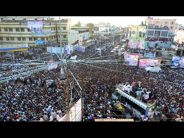 భారీగా హాజరైన జనం