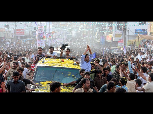 పూల వర్షం