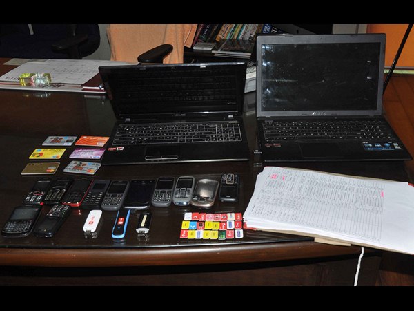 నైజీరియన్ ముఠా పట్టివేత 