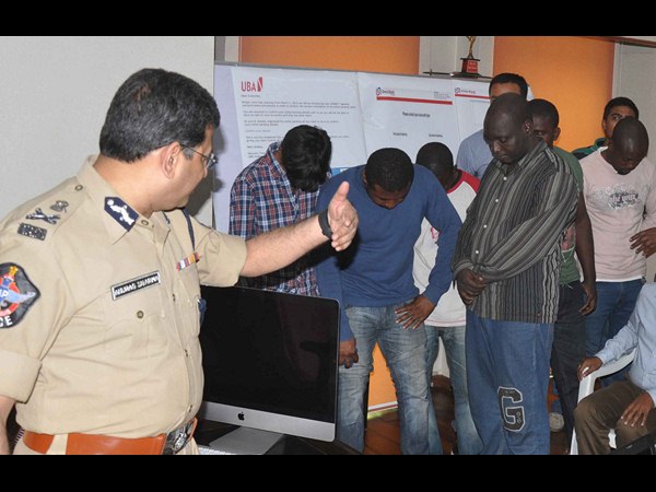 నైజీరియన్ ముఠా పట్టివేత 