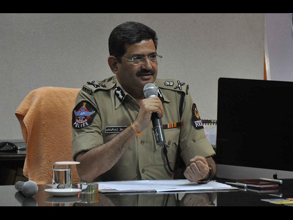 నైజీరినయ్ ముఠా పట్టివేత 