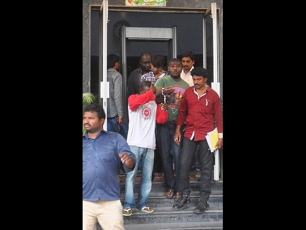 నైజీరియన్ ముఠా పట్టివేత 