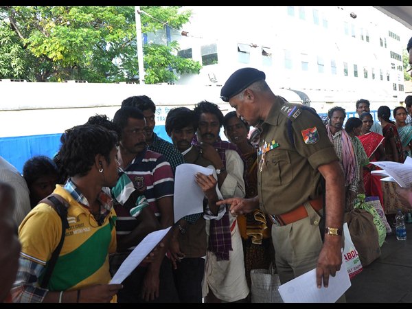 ఎలా వెళ్లడమా..