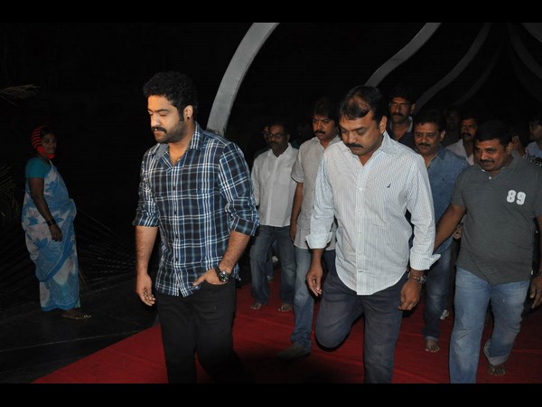 జూనియర్ ఎన్టీఆర్ నివాళులు 3