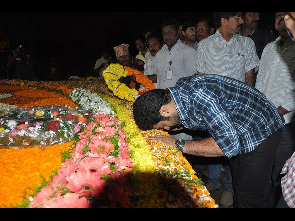 జూనియర్ ఎన్టీఆర్ నివాళులు 4