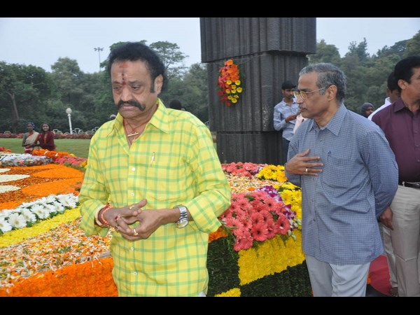 పార్టీ నాయకులపై విమర్శ