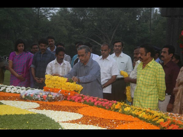 సోదరులతో హరికృష్ణ..