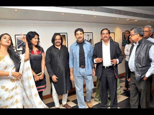 మెట్రో రైలు ఫొటోలు 