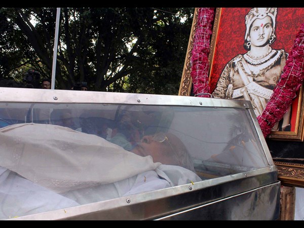 అక్కినేని భౌతిక కాయం..