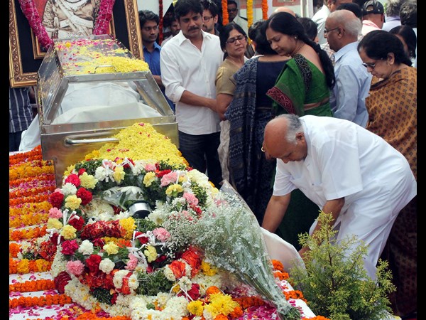 రామోజీ రావు నివాళి..