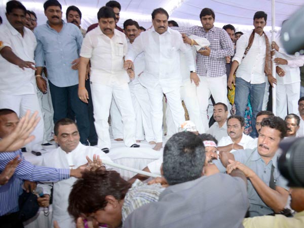 APNGO's organized a protest at Indira Park in Hyderabad APNGO's organized a protest at Indira Park in Hyderabad