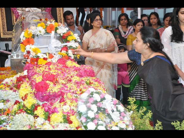 భాలకృష్ణ భార్య వసుంధరా దేవి..