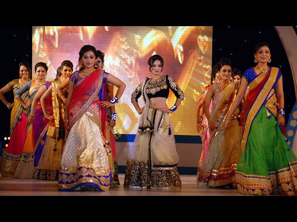 అలరించిన ర్యాంప్‌వాక్