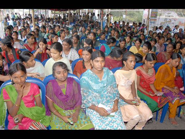 హాజరైన విద్యార్థులు