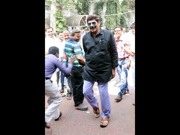 ఆదాలపై ఆనం వివేకా ఇలా... ఆదాలపై ఆనం వివేకా ఇలా...