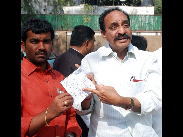 టి నేతలు