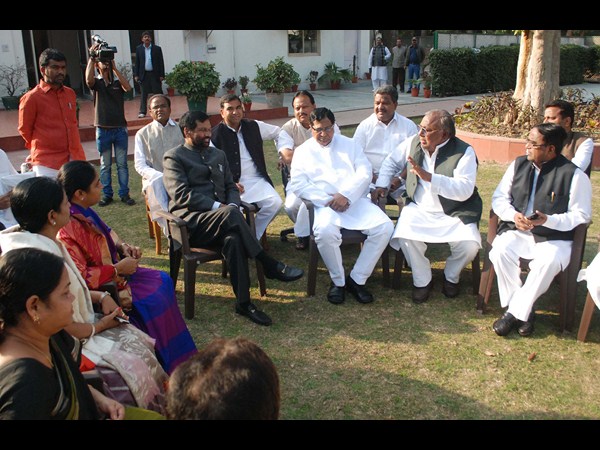 జాతీయ నాయకులతో...