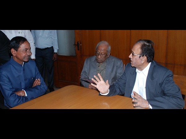 కెసిఆర్ లెఫ్ట్