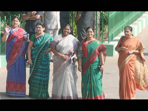 టిడిపి మహిళా ఎమ్మెల్యేలు..