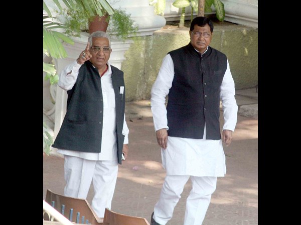 జానారెడ్డితో ఖాన్..