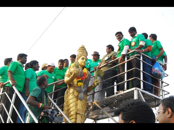 తెలుగుతల్లికి నివాళులు..