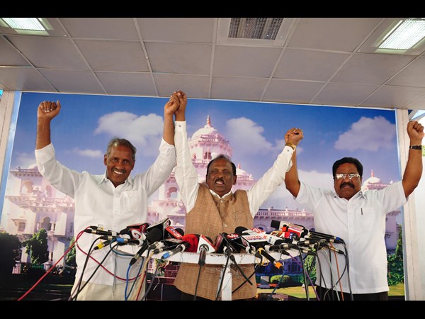 సిపిఐ సభ్యులతో పాటు సిపిఎం సభ్యుడు