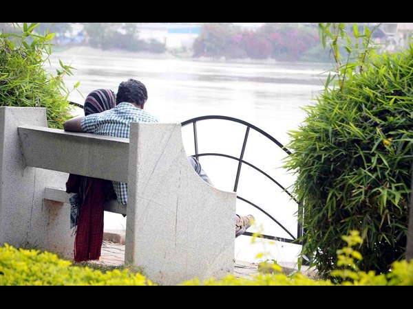 చాటుమాటుగా...