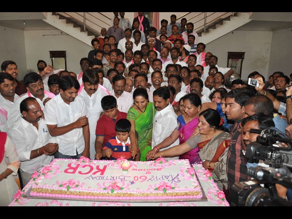 కెసిఆర్ 3