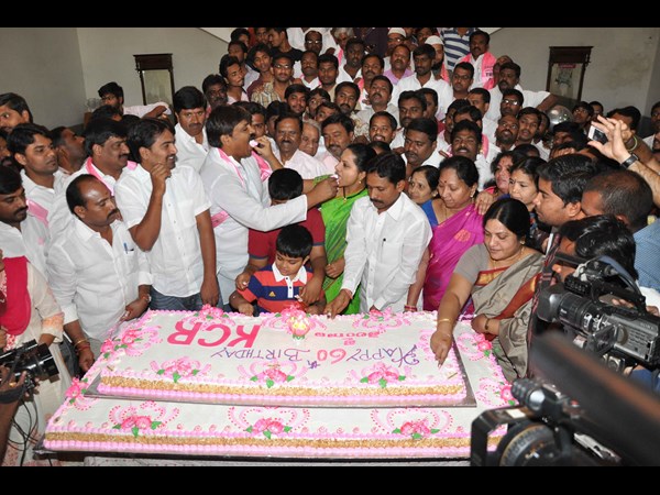 కెసిఆర్ 4