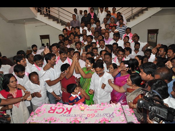 కెసిఆర్ 7