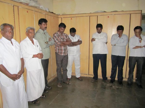 వివిధ ప్రాంతాలకు చెందినవారు..