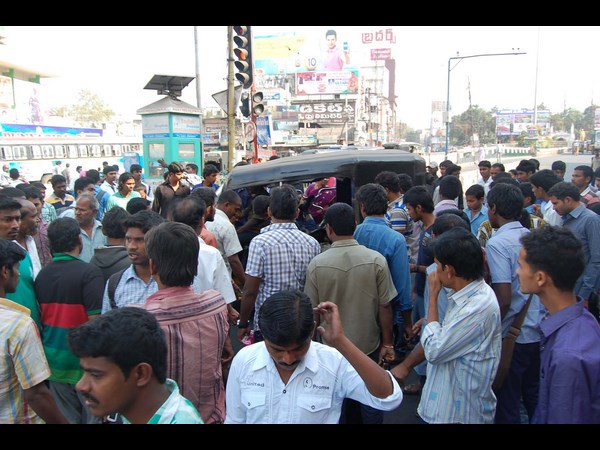 నివ్వెరపోయిన జనం..