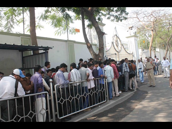 కిరణ్ రెడ్డి ప్రెస్ మీట్‌కి క్యూ