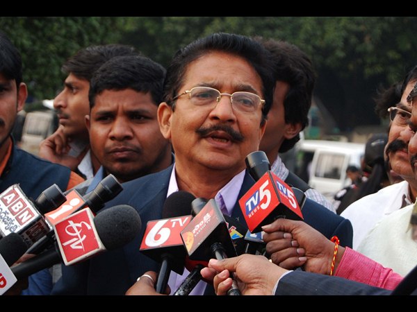 కమల్‌నాథ్‌ను తప్పు పట్టిన విద్యాసాగర రావు