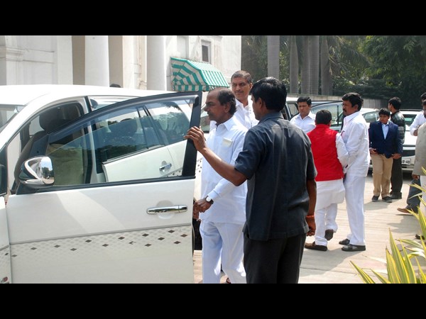 కెసిఆర్ 4