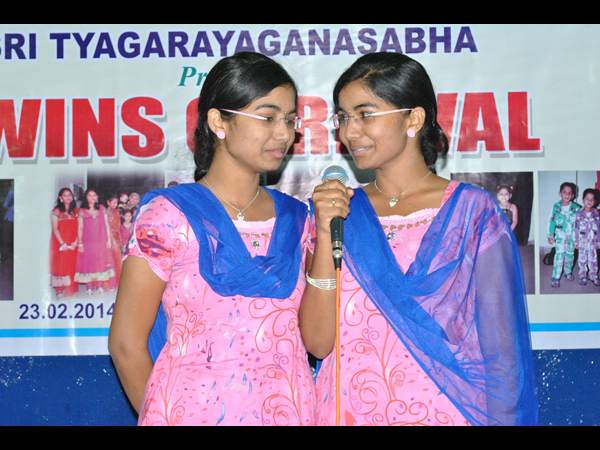 పాటలు పాడుతూ..